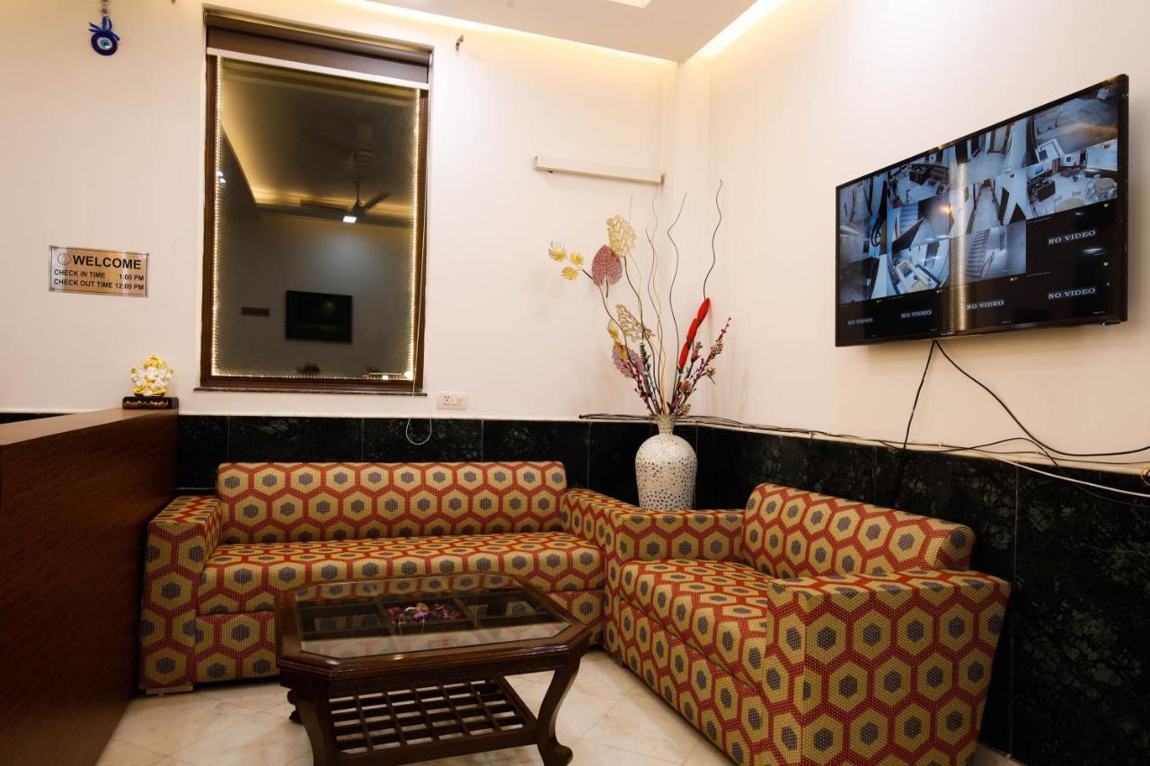 Peepal Tree Residency Near Max Hospital Saket Acomodação com café da manhã Nova Deli Exterior foto
